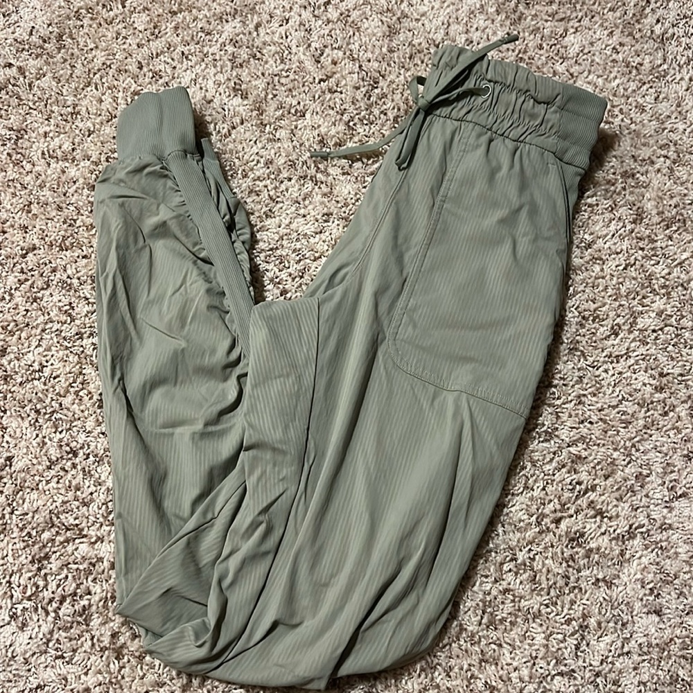 lulu joggers